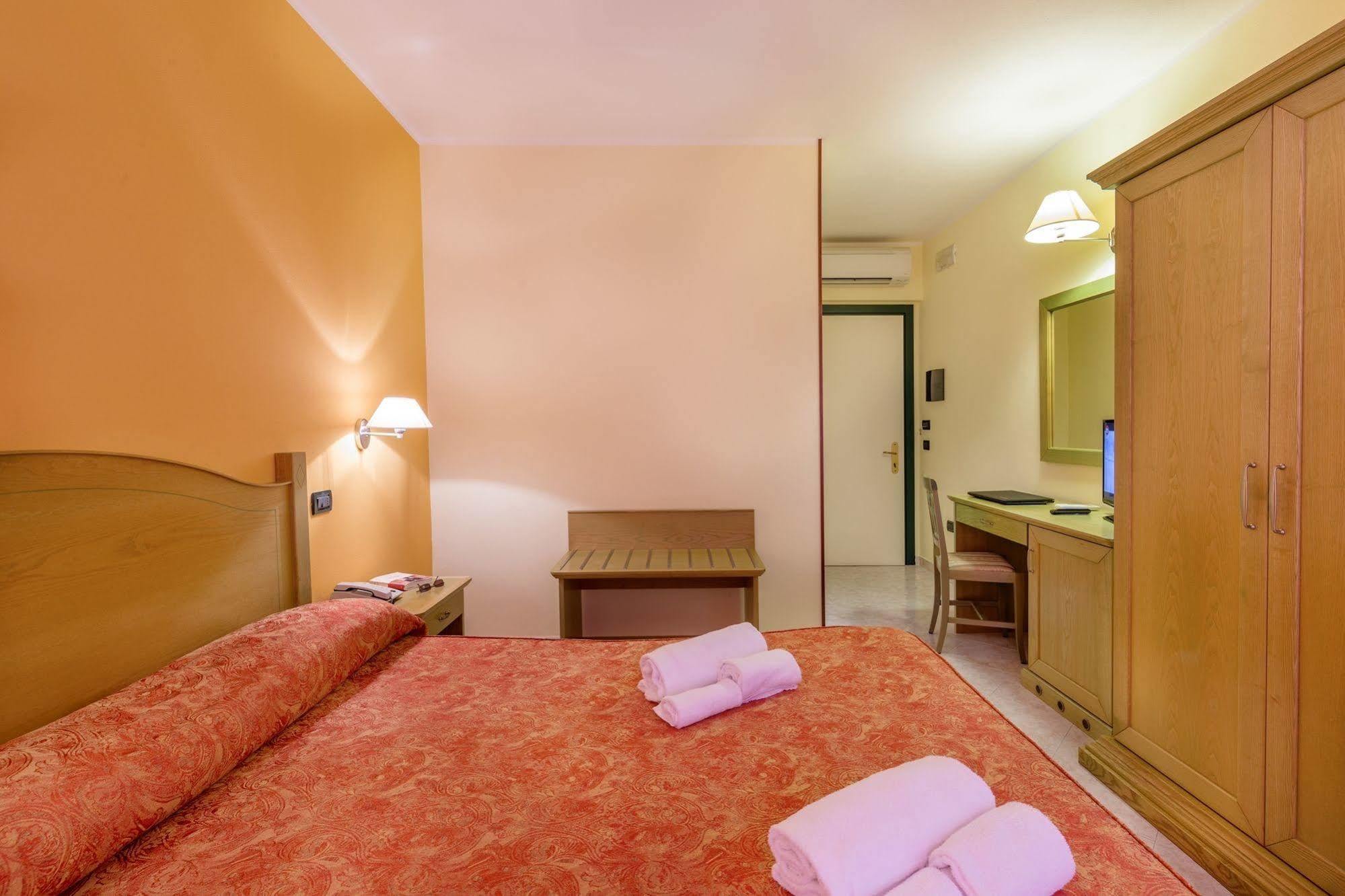 Hotel Rosa Dei Venti Castelsardo Ngoại thất bức ảnh